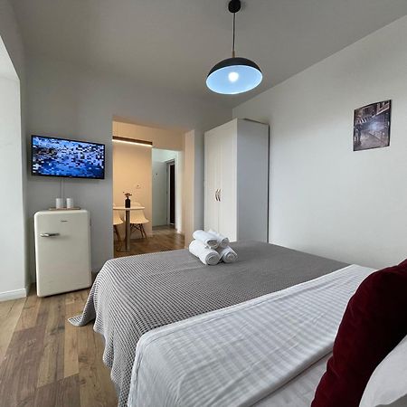 Central Studio Apartments ティラナ エクステリア 写真