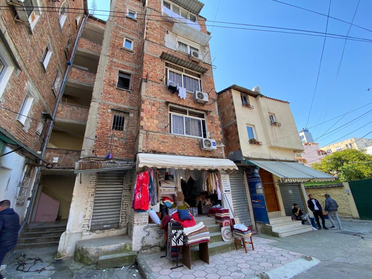 Central Studio Apartments ティラナ エクステリア 写真