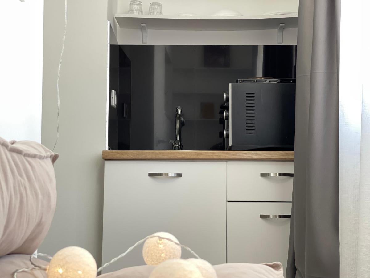 Central Studio Apartments ティラナ エクステリア 写真