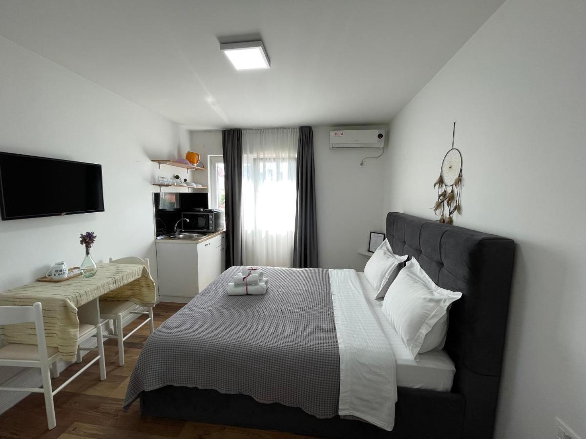 Central Studio Apartments ティラナ エクステリア 写真