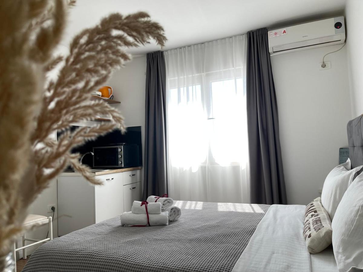 Central Studio Apartments ティラナ エクステリア 写真