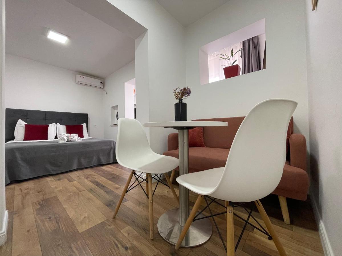 Central Studio Apartments ティラナ エクステリア 写真