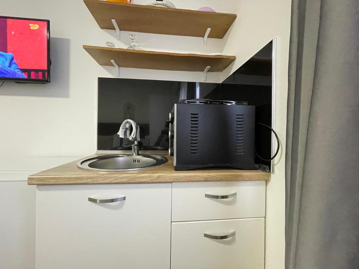 Central Studio Apartments ティラナ エクステリア 写真