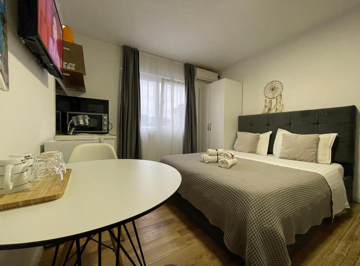 Central Studio Apartments ティラナ エクステリア 写真