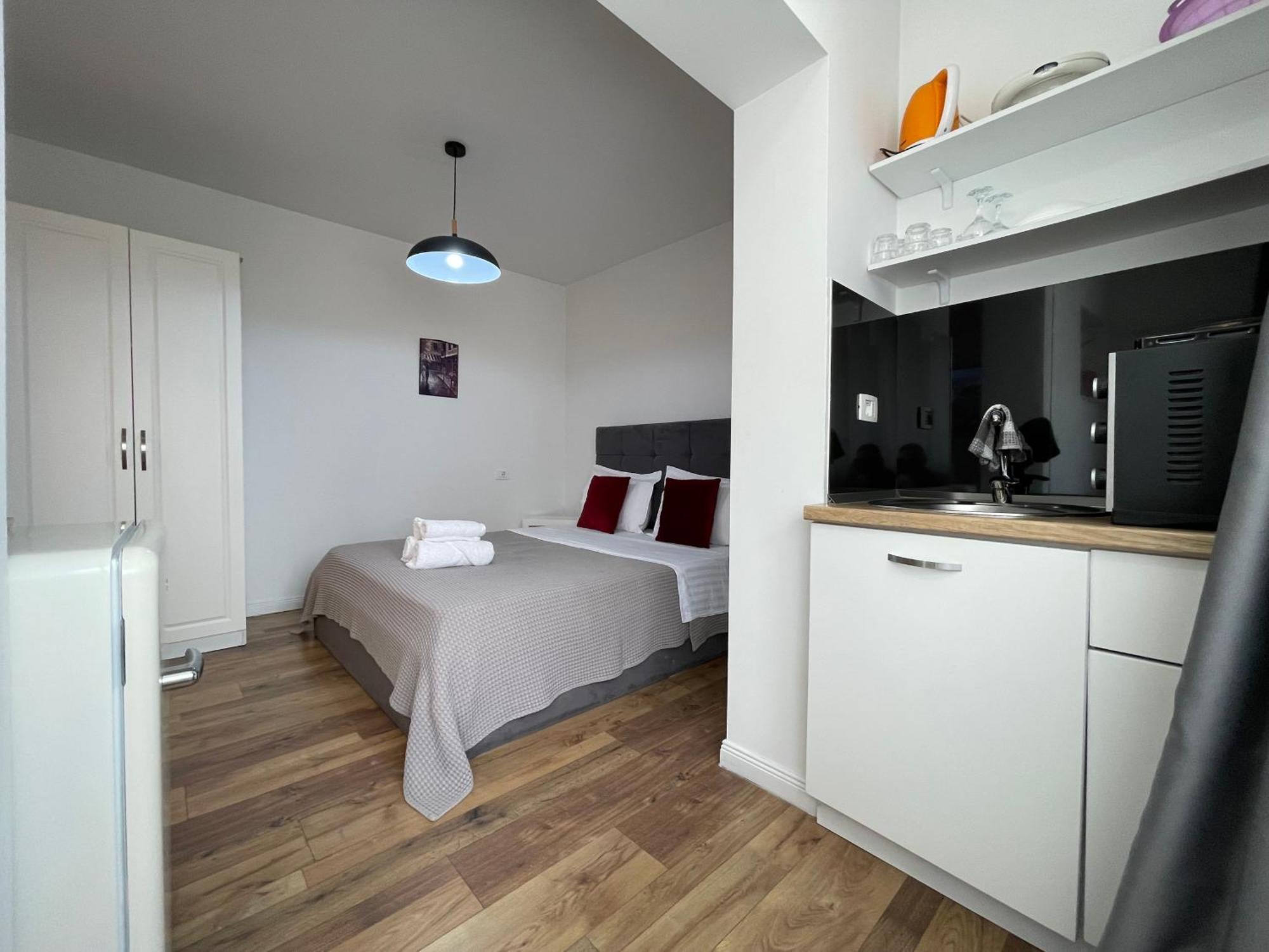 Central Studio Apartments ティラナ エクステリア 写真