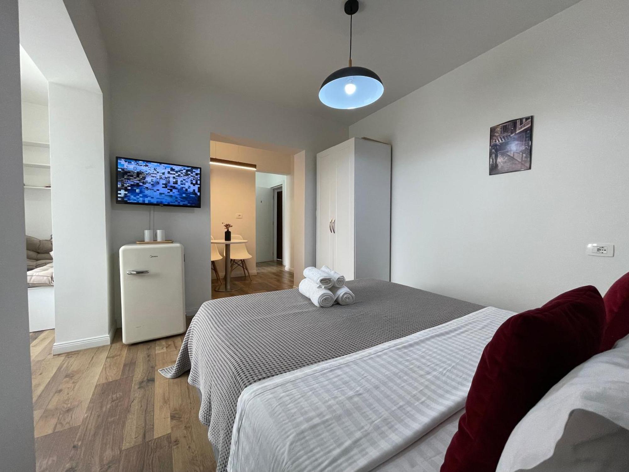 Central Studio Apartments ティラナ エクステリア 写真
