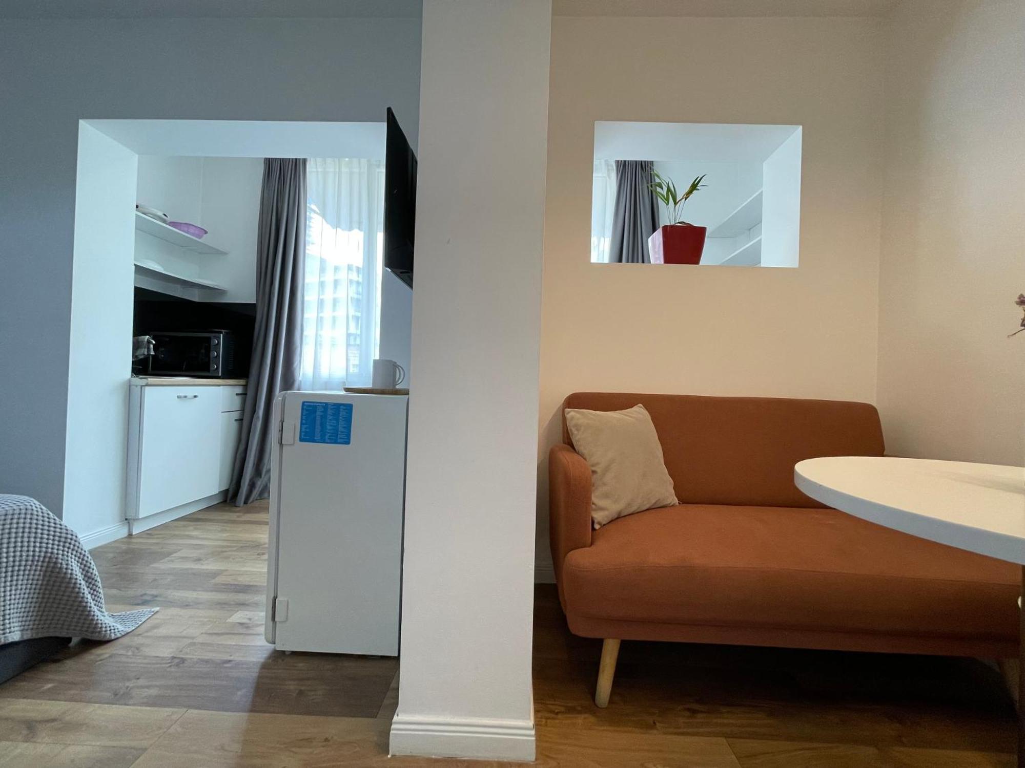 Central Studio Apartments ティラナ エクステリア 写真