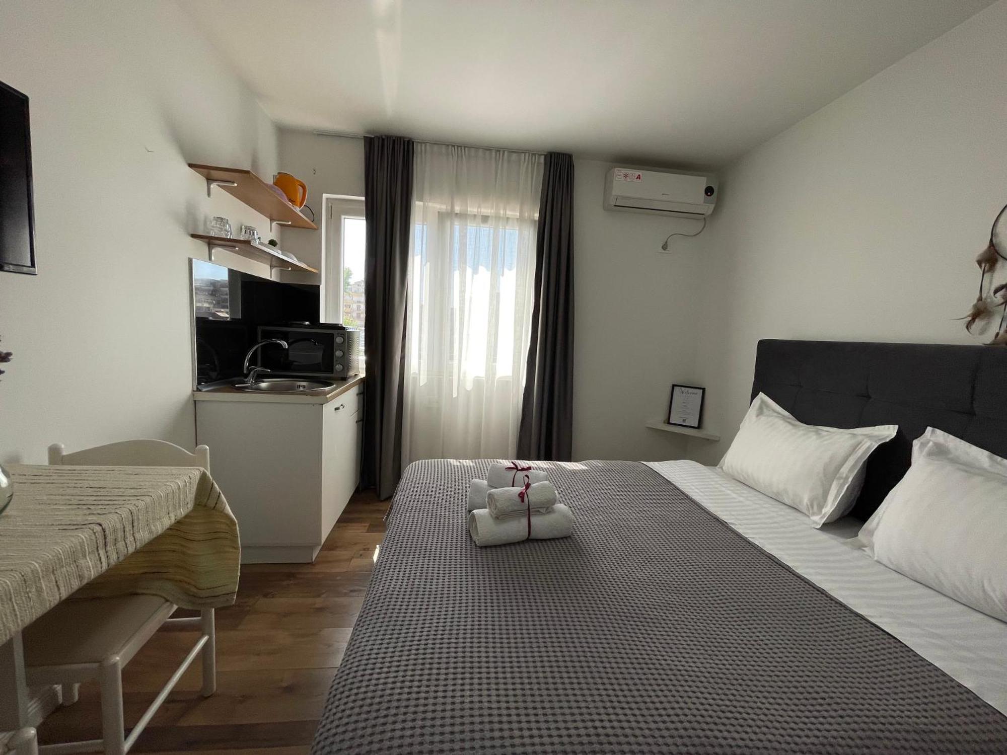 Central Studio Apartments ティラナ 部屋 写真